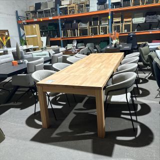 Masivní rozkládací jídelní stůl Austin 200/300 x 100 Materiál: masiv buk Rozměry: 200/300 x 75 x 100 Možné prodloužení...